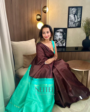 Load image into Gallery viewer, MODERN BURGUNDY KANCHIVARAM CONTRASTING BLUE SAREE KS25-16 - NEITEE