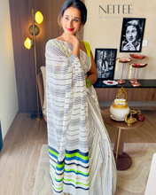 Load image into Gallery viewer, BLACK KARA SAREE WITH CONTRAST GREEN BORDER JO25-3 - NEITEE