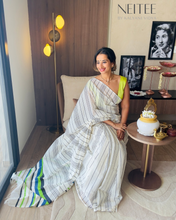 Load image into Gallery viewer, BLACK KARA SAREE WITH CONTRAST GREEN BORDER JO25-3 - NEITEE