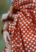 Load image into Gallery viewer, RED MAHARANI BANARASI KATAN SILK SAREE BSN21-2 - NEITEE