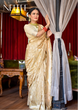Load image into Gallery viewer, OFF WHITE BANARASI SILK SAREE WITH JAAL WORK BSA21-2 - NEITEE