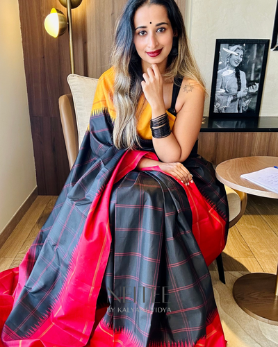 GANGA JAMUNA BLACK CONTRAST KANCHIVARAM SAREE KS25-12 - NEITEE