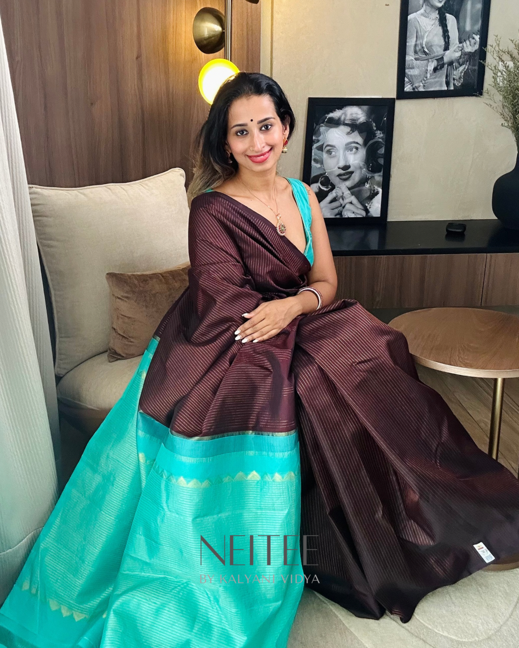 MODERN  BURGUNDY KANCHIVARAM CONTRASTING BLUE SAREE KS25-16 - NEITEE