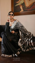 Load image into Gallery viewer, BLACK AND SILVER ZARI CHANDERI SILK SAREE CSA24-5 - NEITEE
